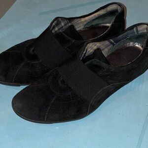 Aquatalia Women's Black Suede Loafers Slip ons size 5.5
